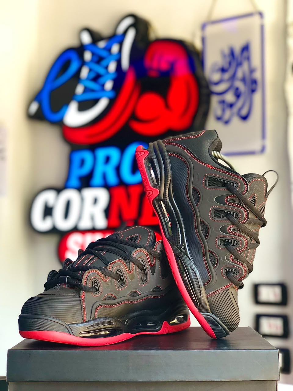D3 2001 Black & Red