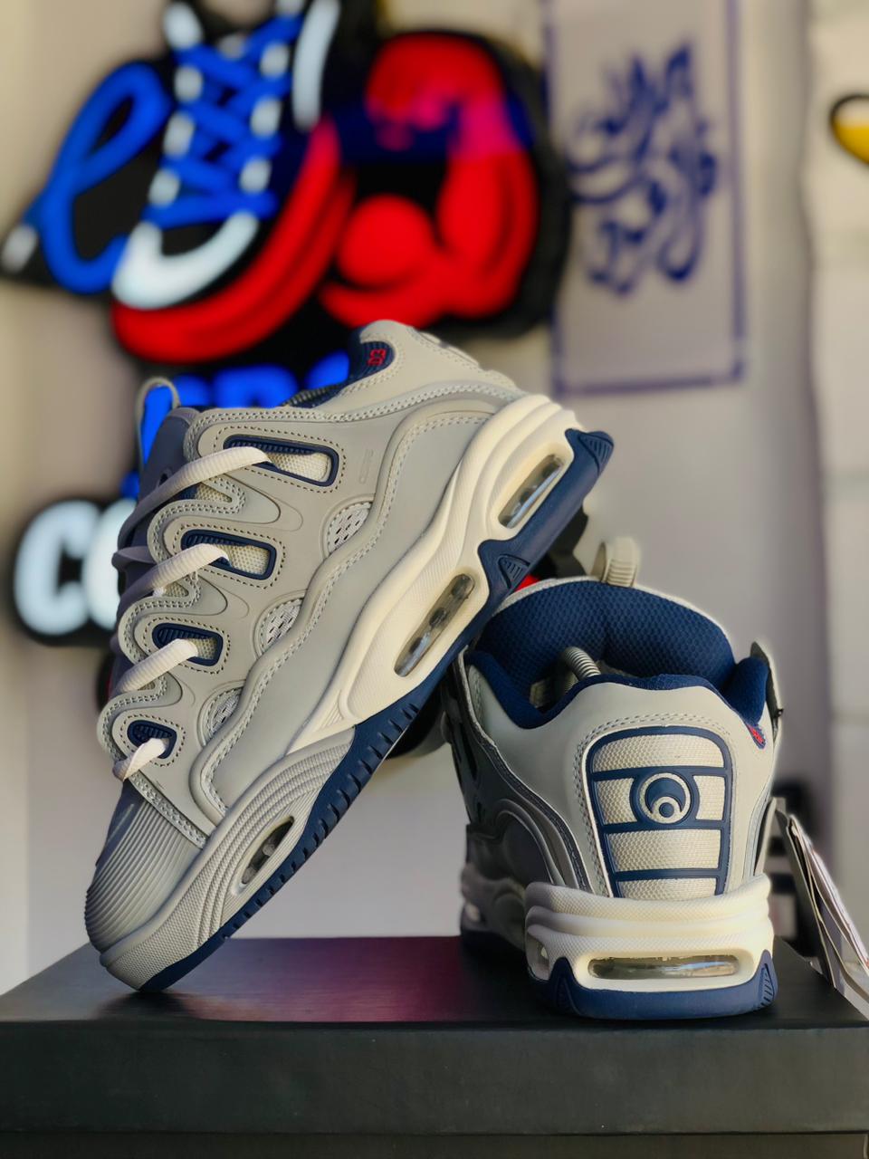 D3 2001 Gray
