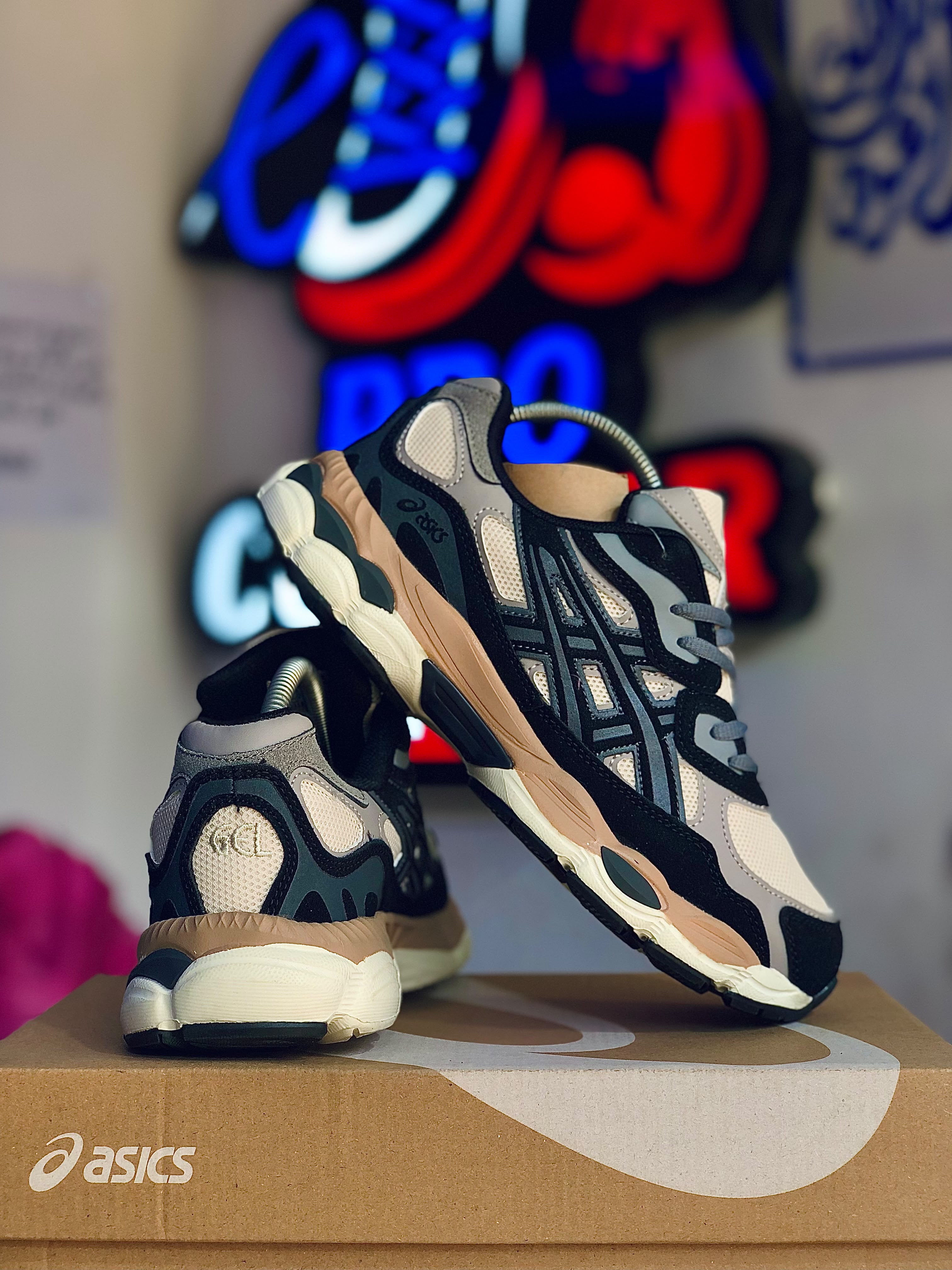 Asics Gel Black Beige