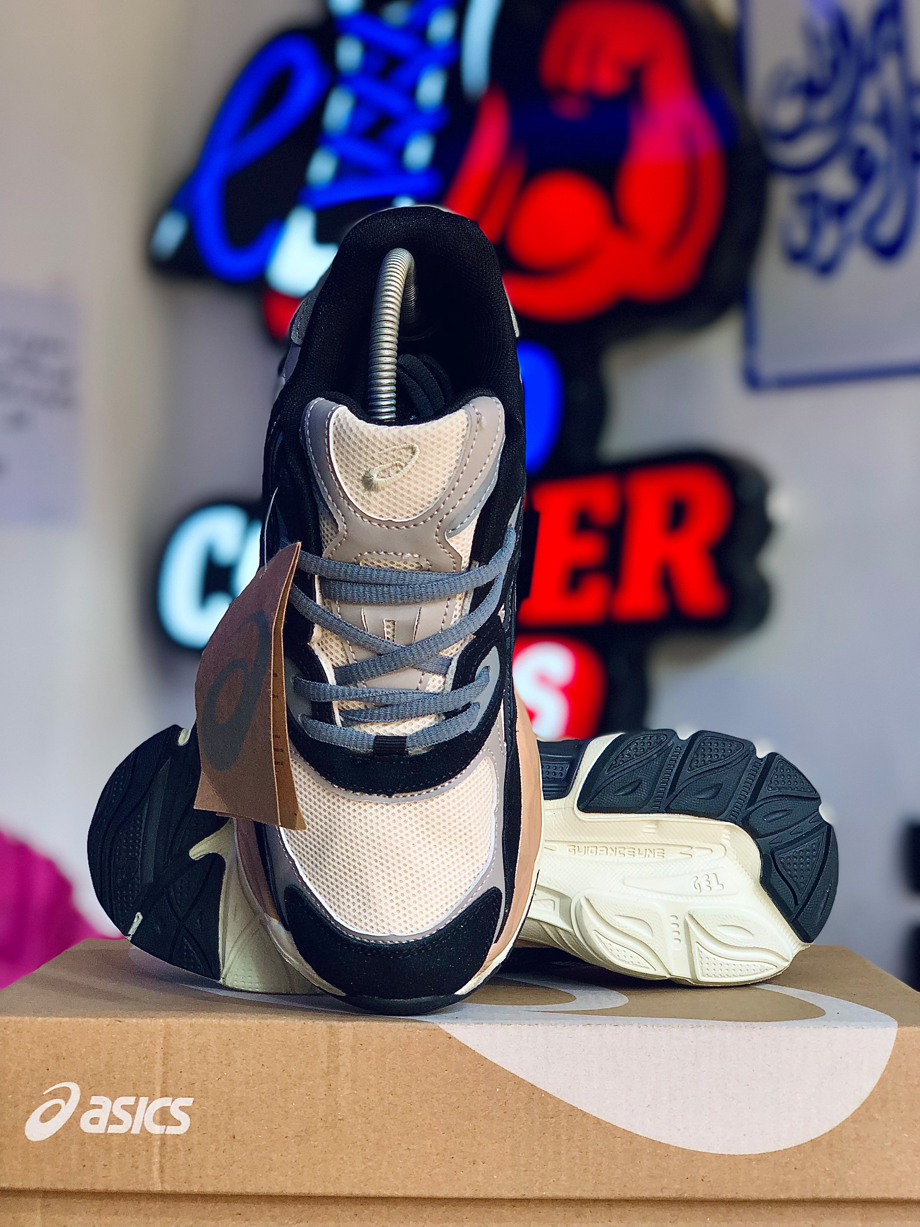 Asics Gel Black Beige