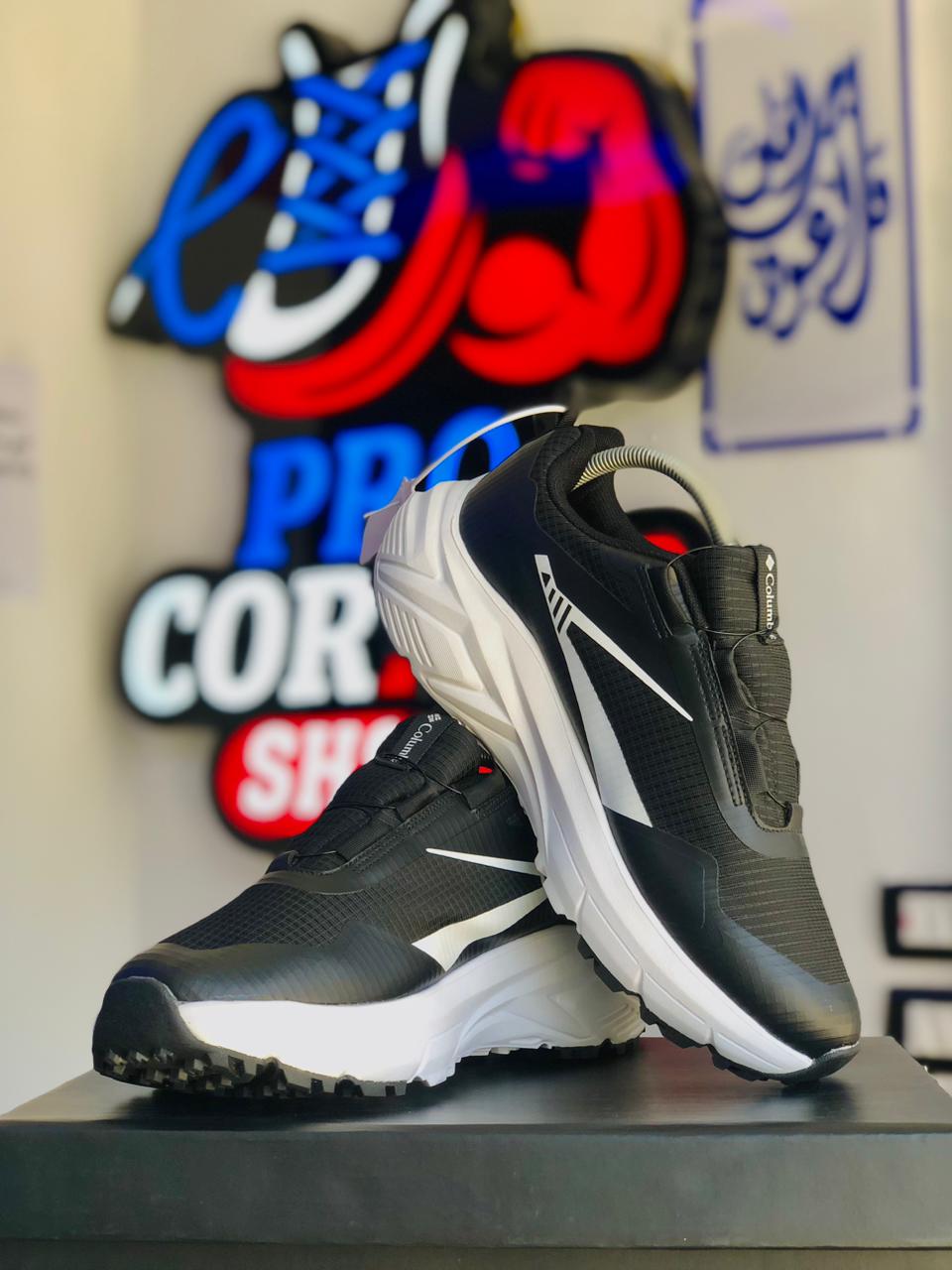 Columbia Black White Tex