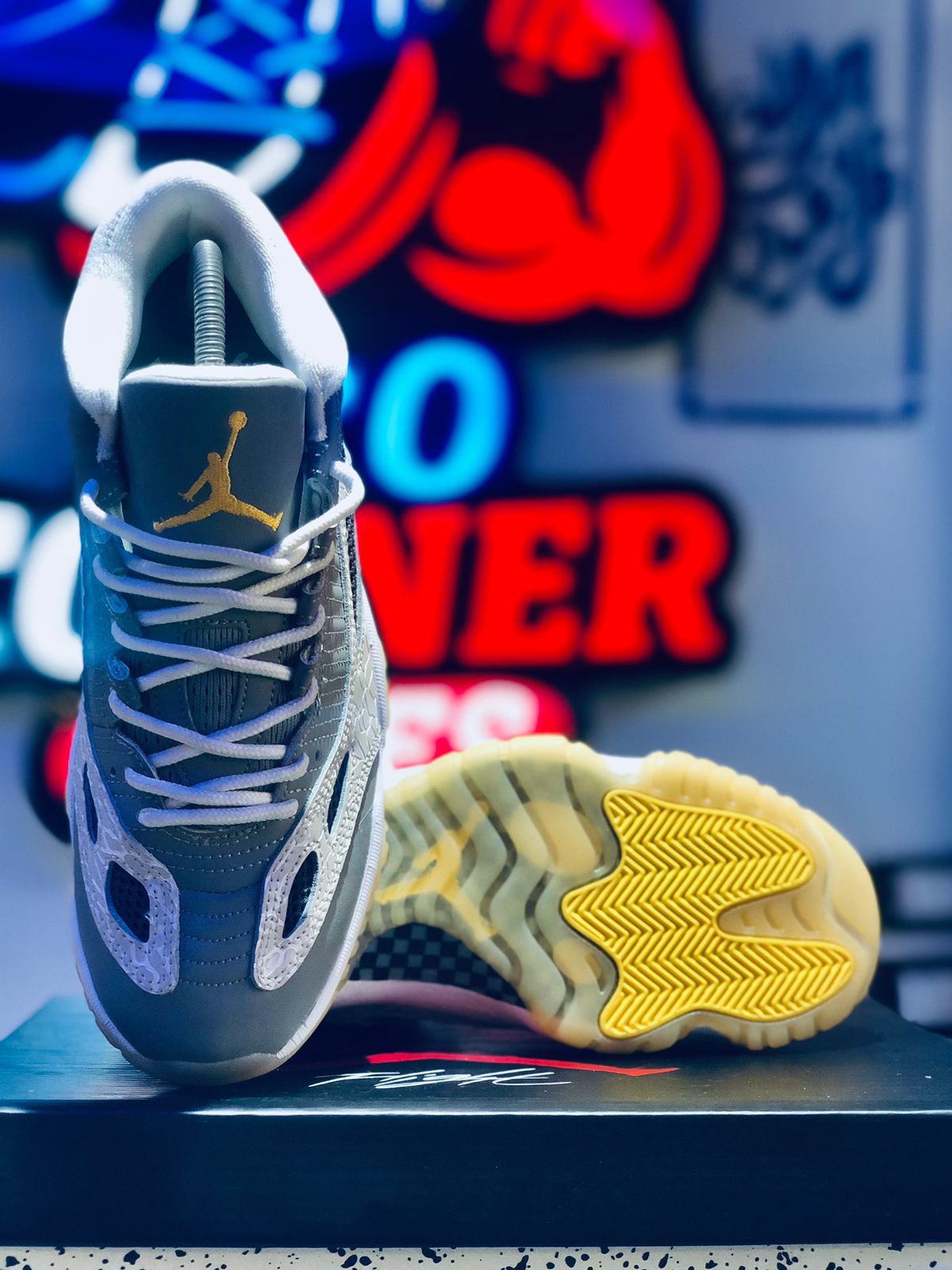 Jordan 11 Low ie