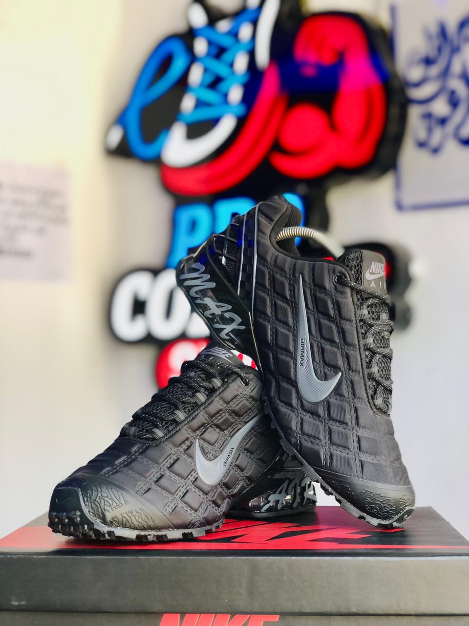 Nike Liquid Max
