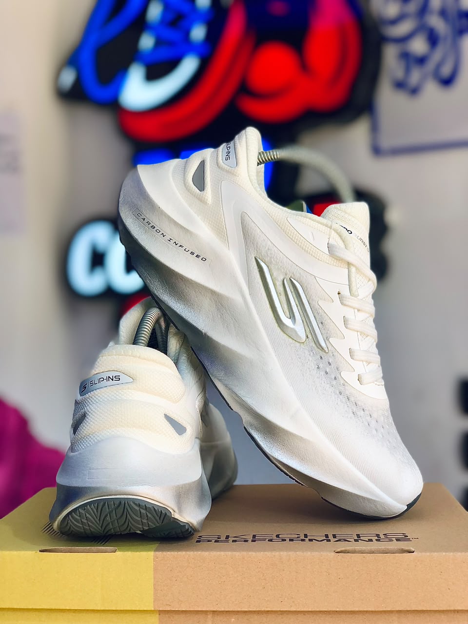 skecher aero burst shoe white