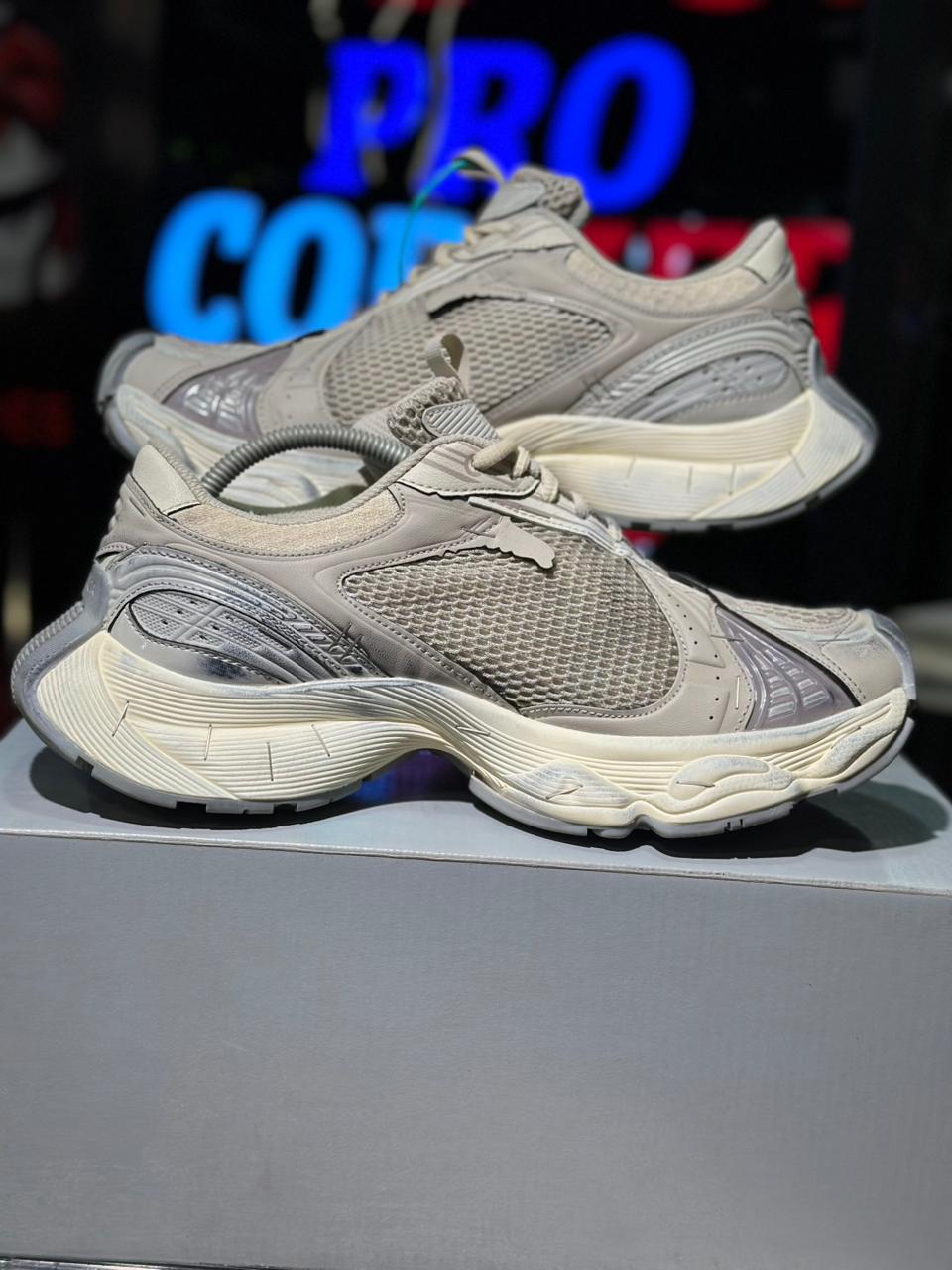 Balenciaga Beige 3