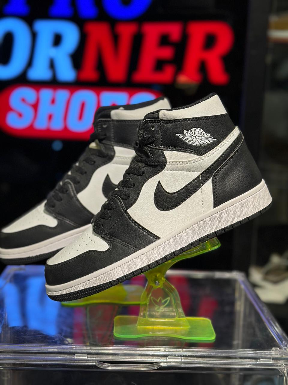 Jordan 1 Black White