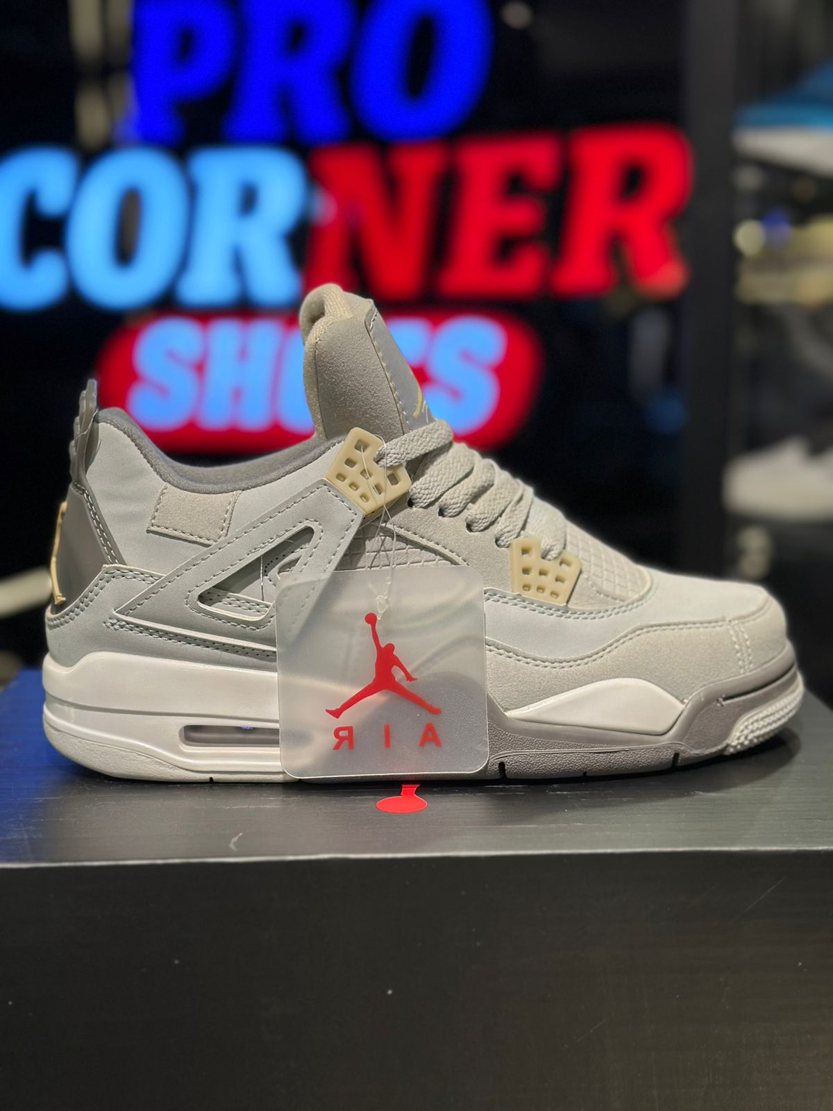 Jordan 4 Grey