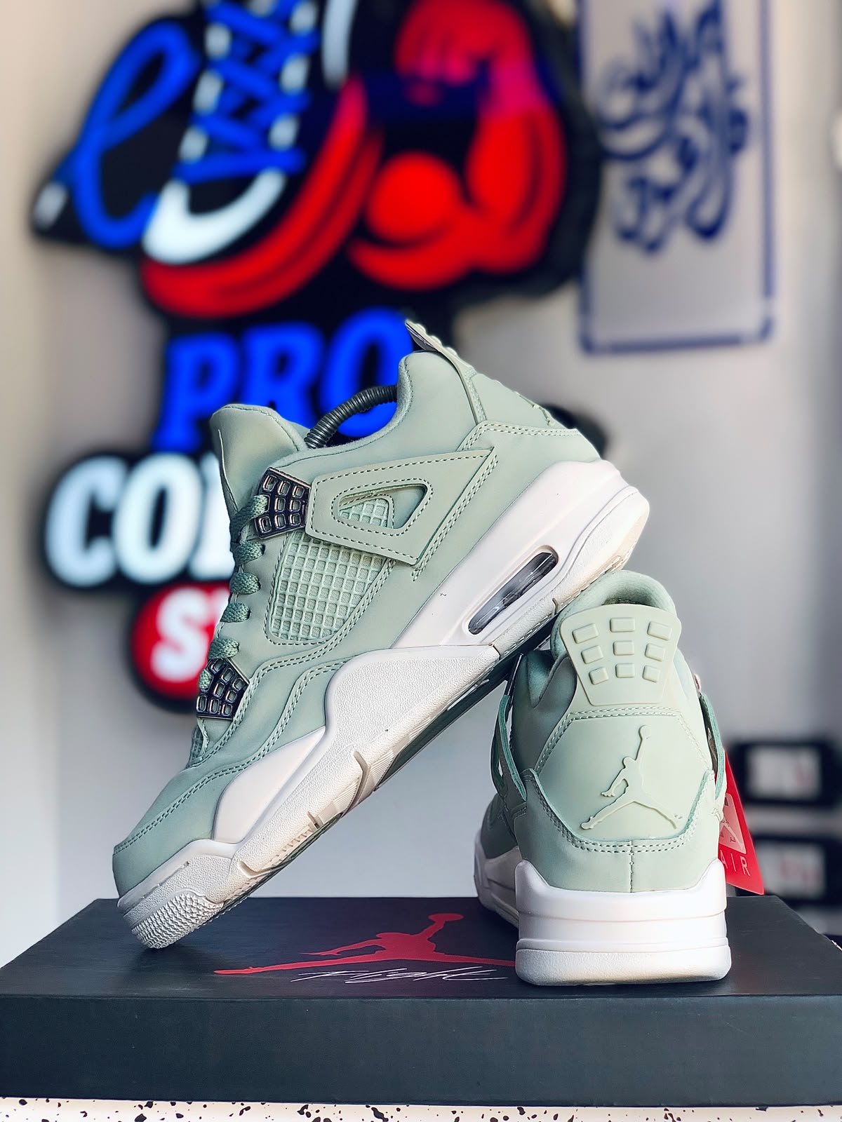 Jordan 4 Light Green