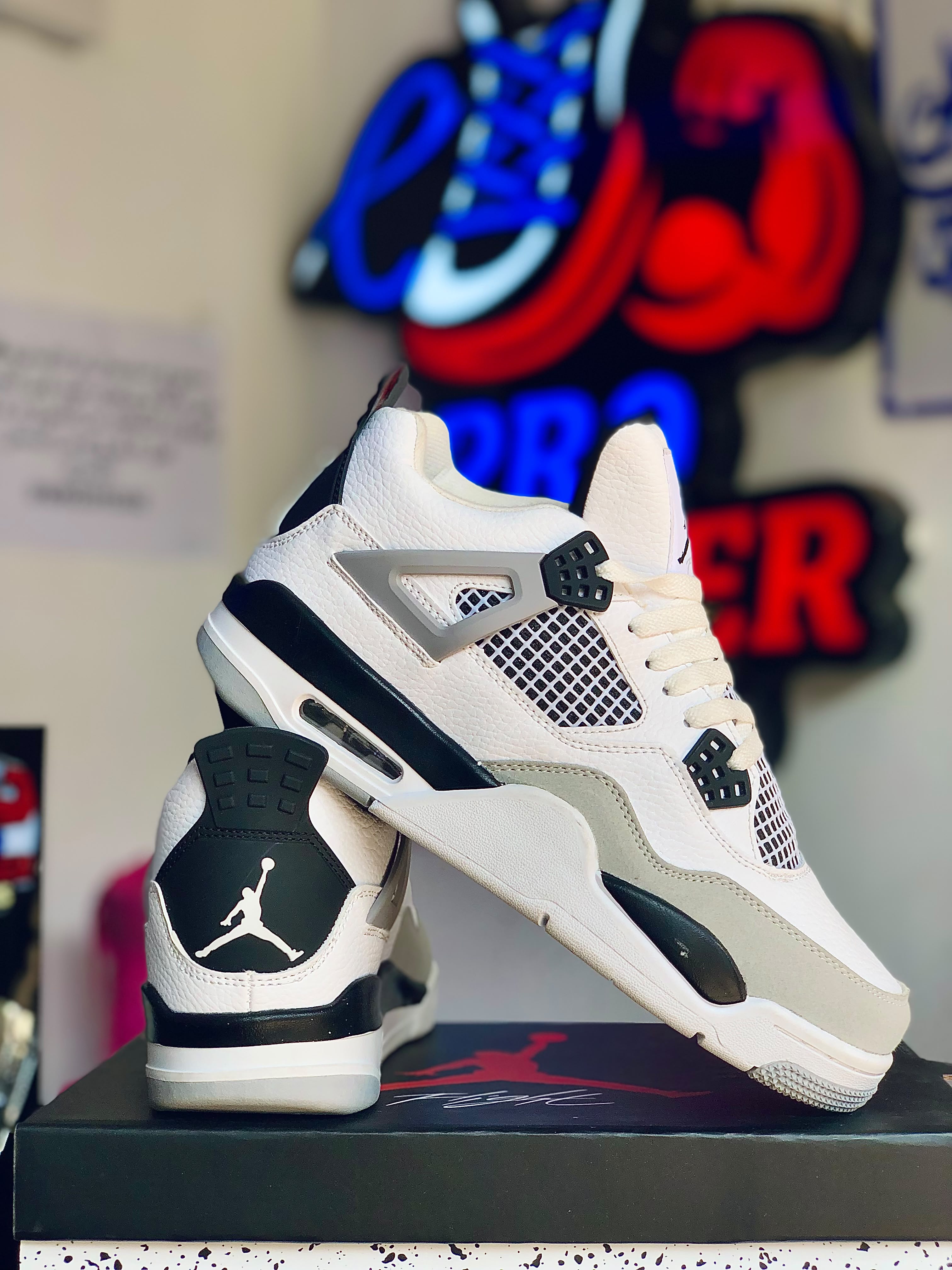 Jordan 4 White Black