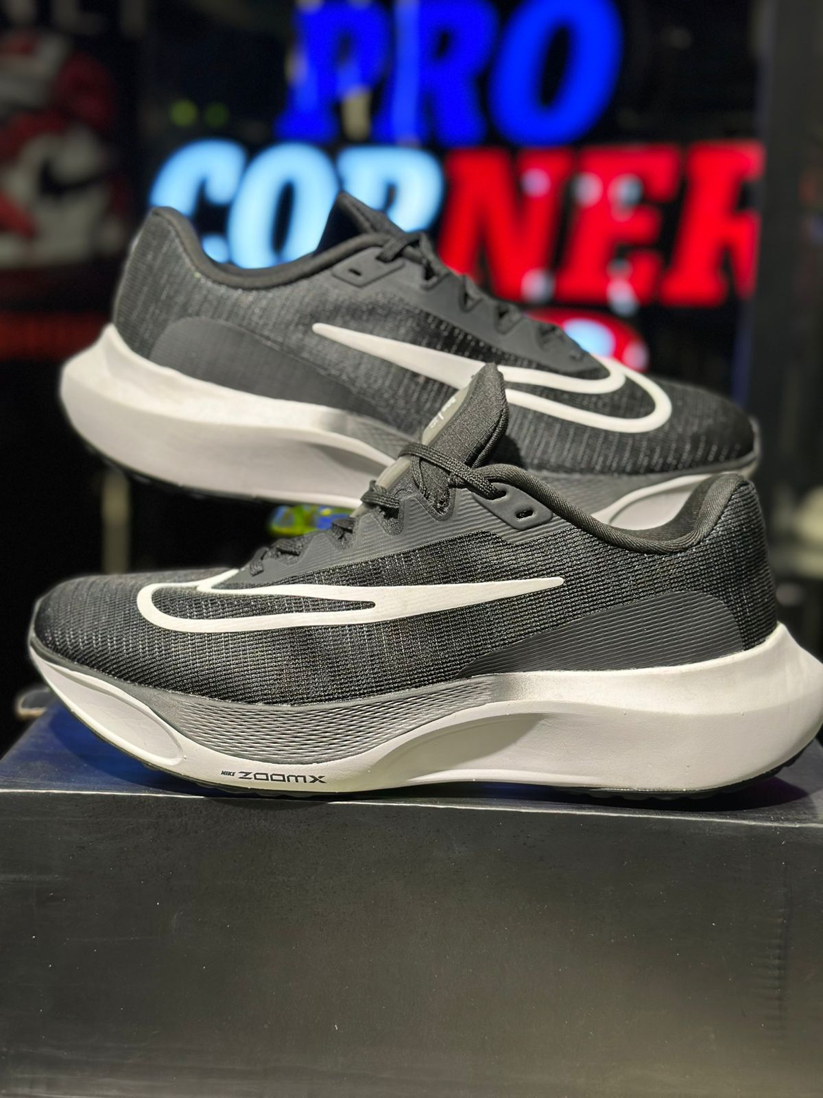Nike Zoom Black White