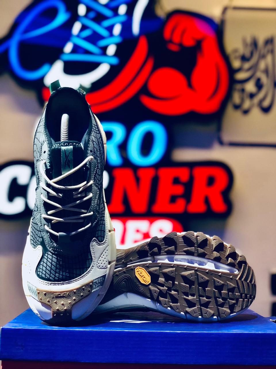 Reebok Gray White