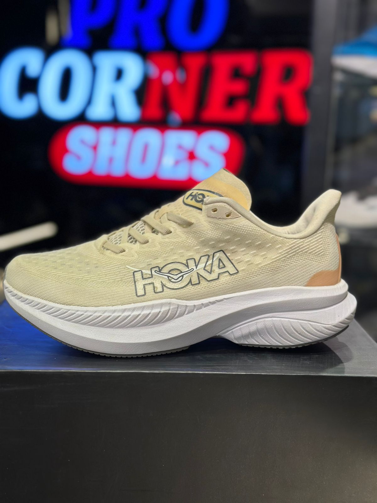off white hoka mach6