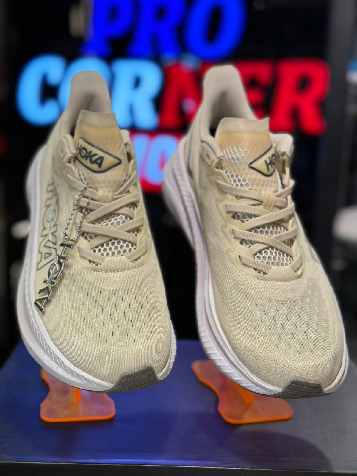 Hoka Mach 6