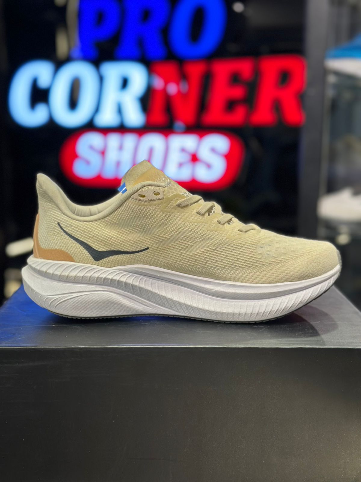 Hoka Mach 6