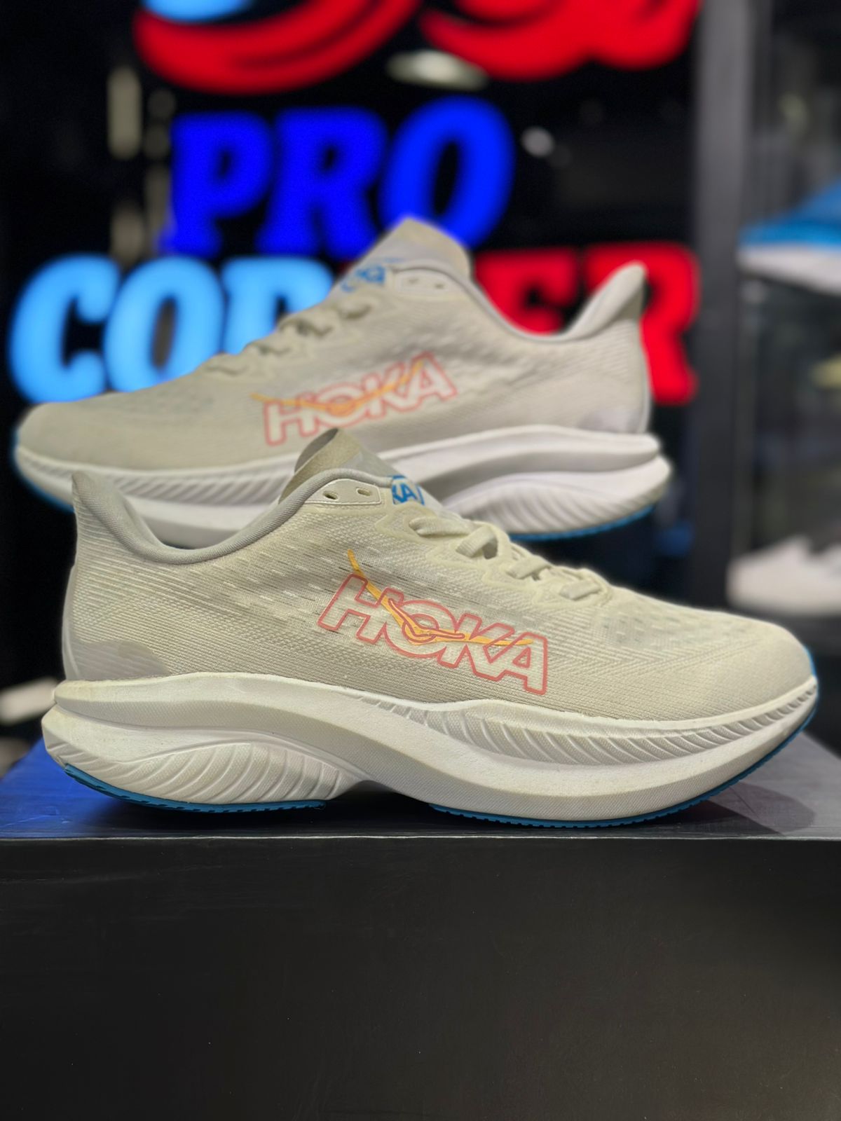 vanila blue hoka mach6