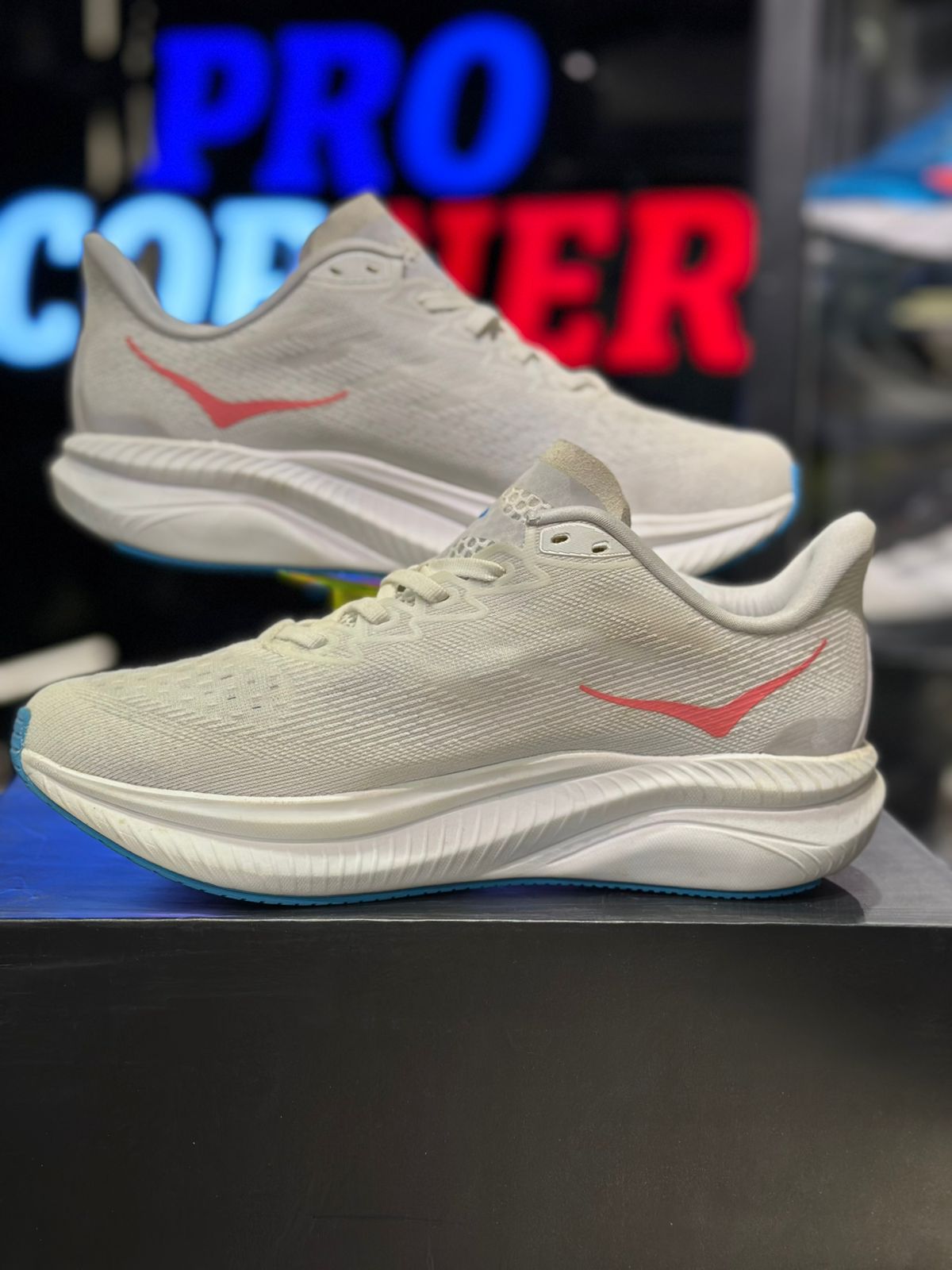 Hoka Mach 6