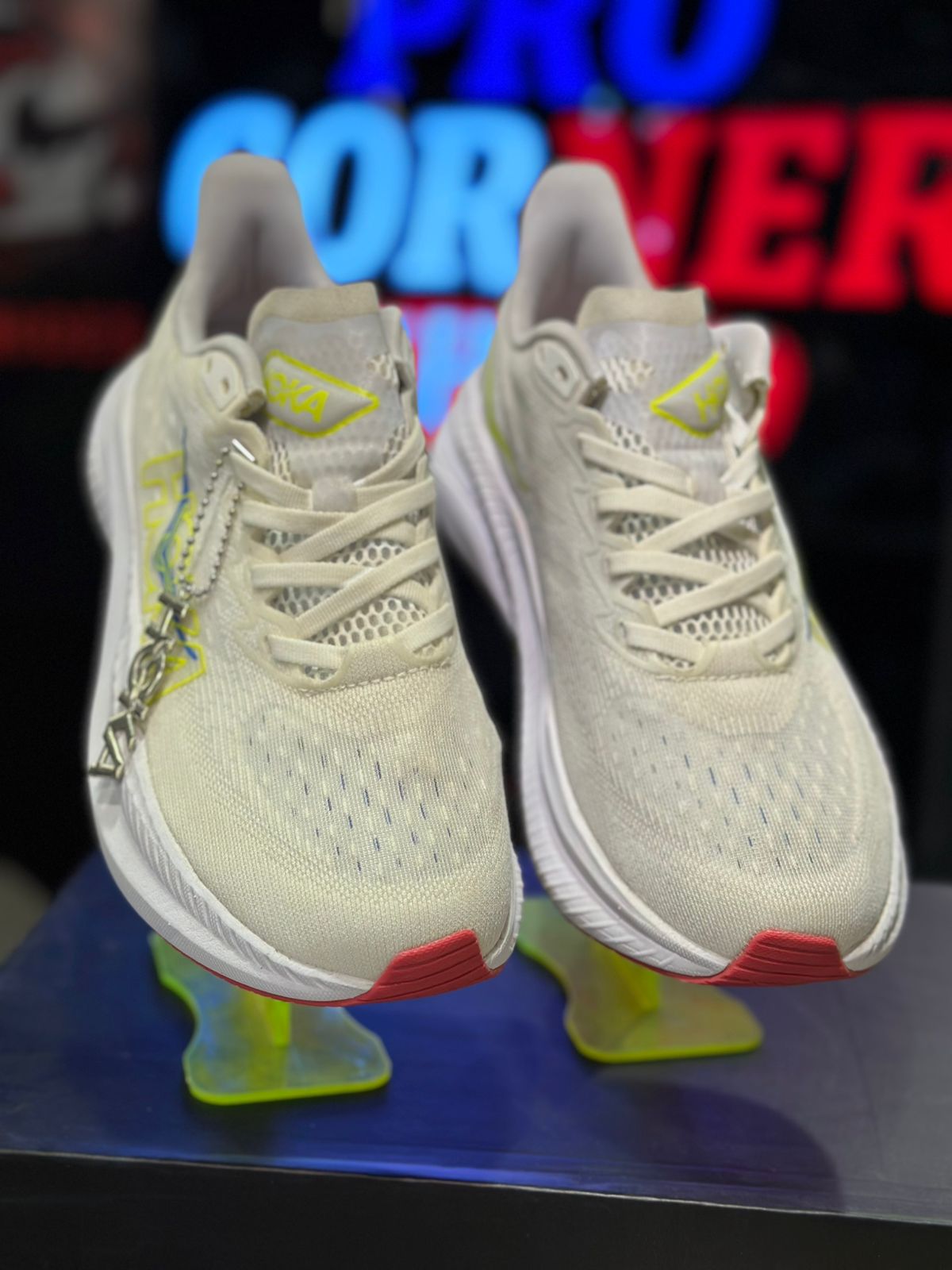 Hoka Mach 6