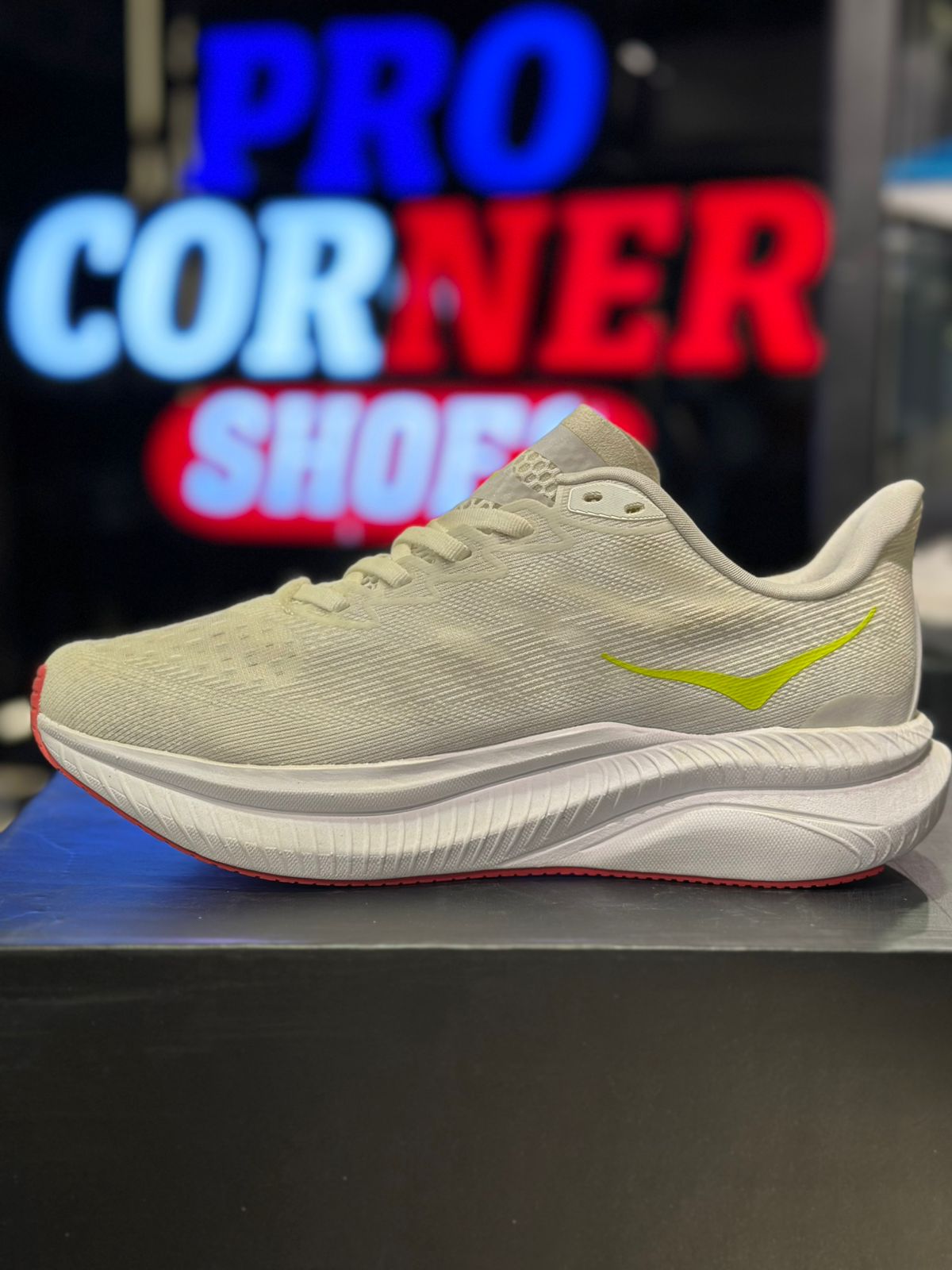Hoka Mach 6