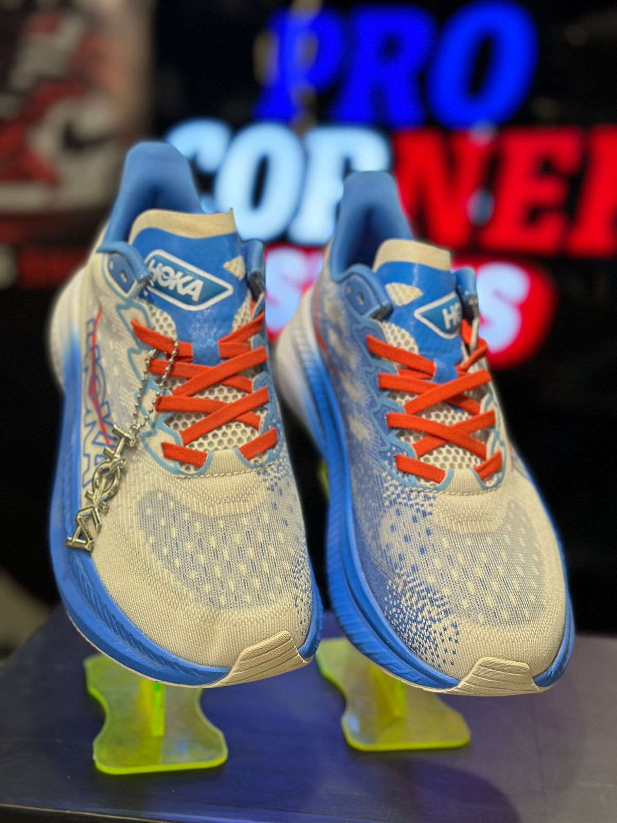 Hoka Mach 6