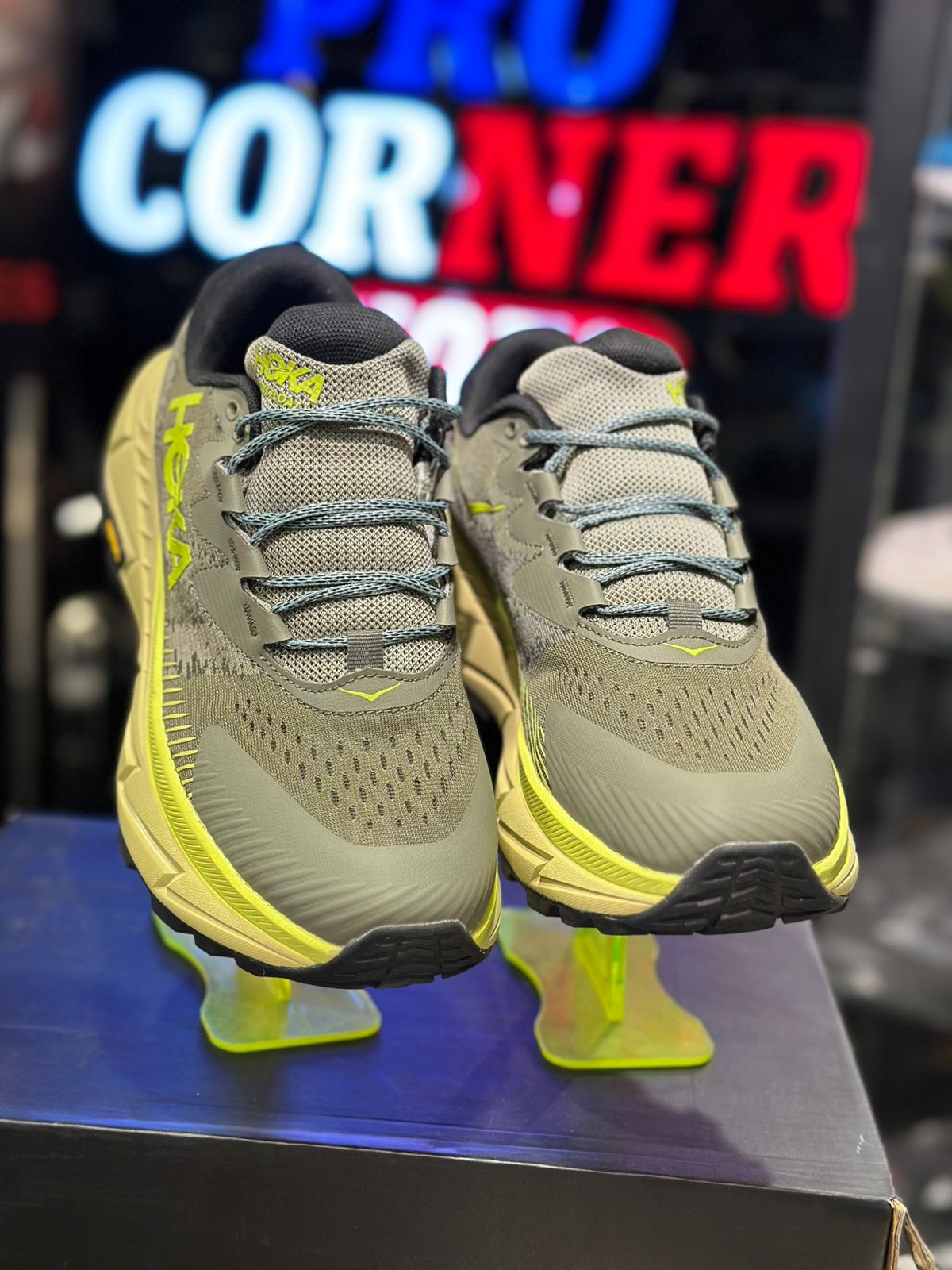 Hoka Skyline