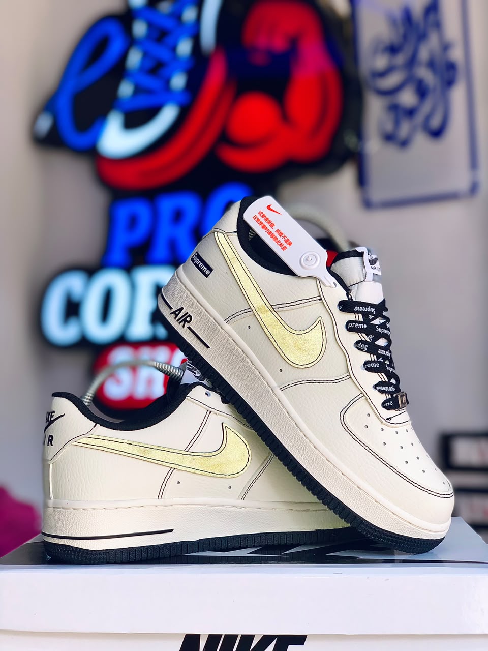 Off White Supreme