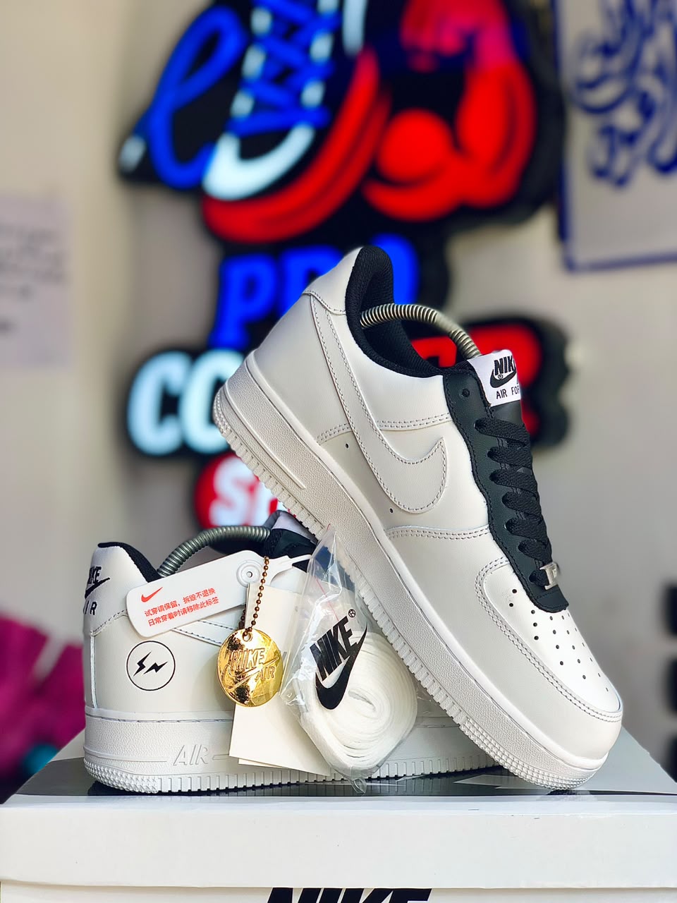 White Black Lightning
