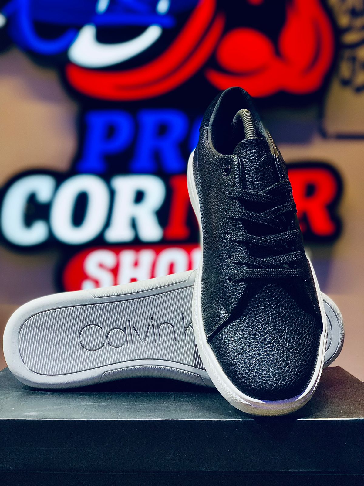 Calvin Klein Black White