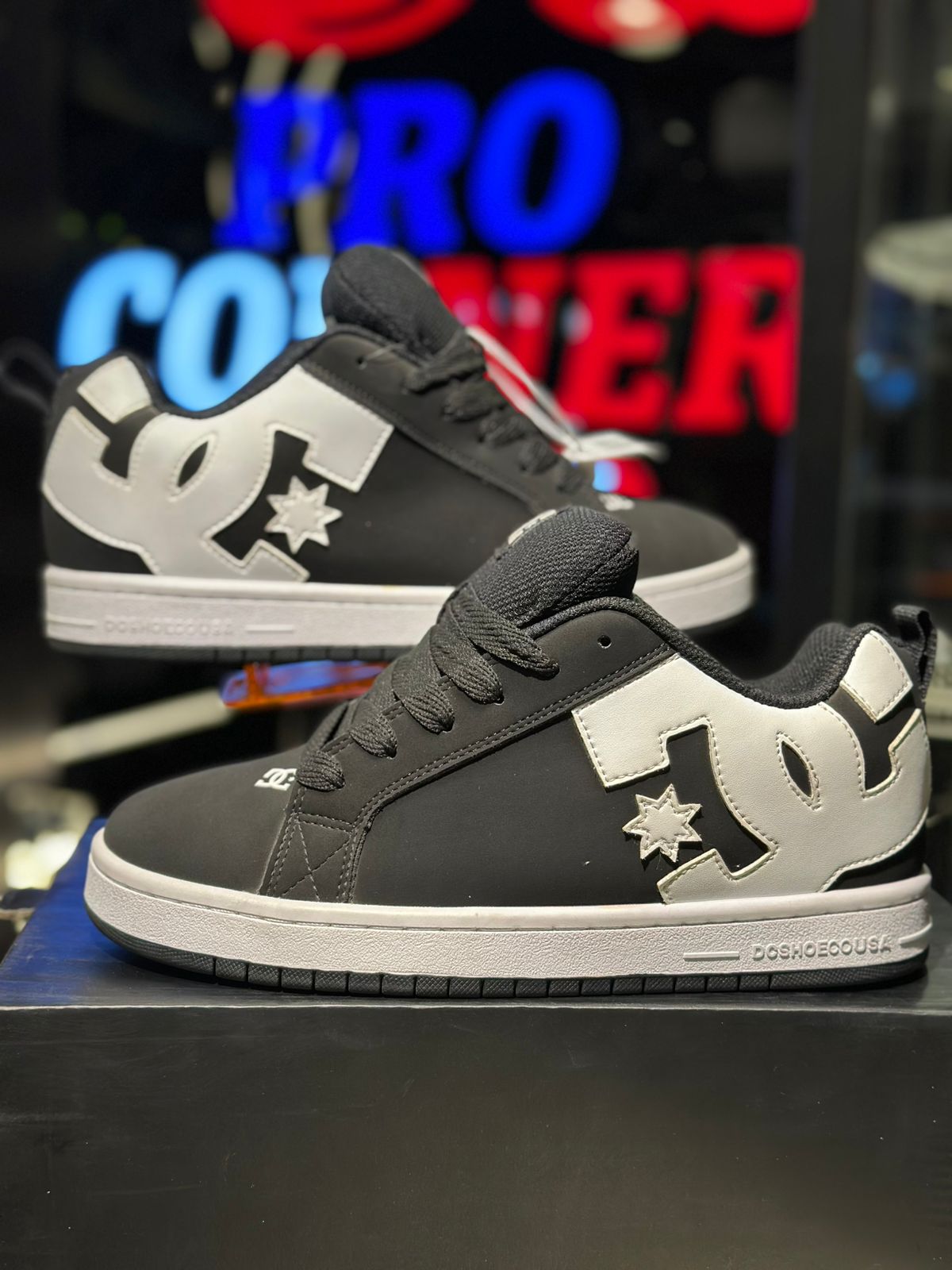Dc Black White