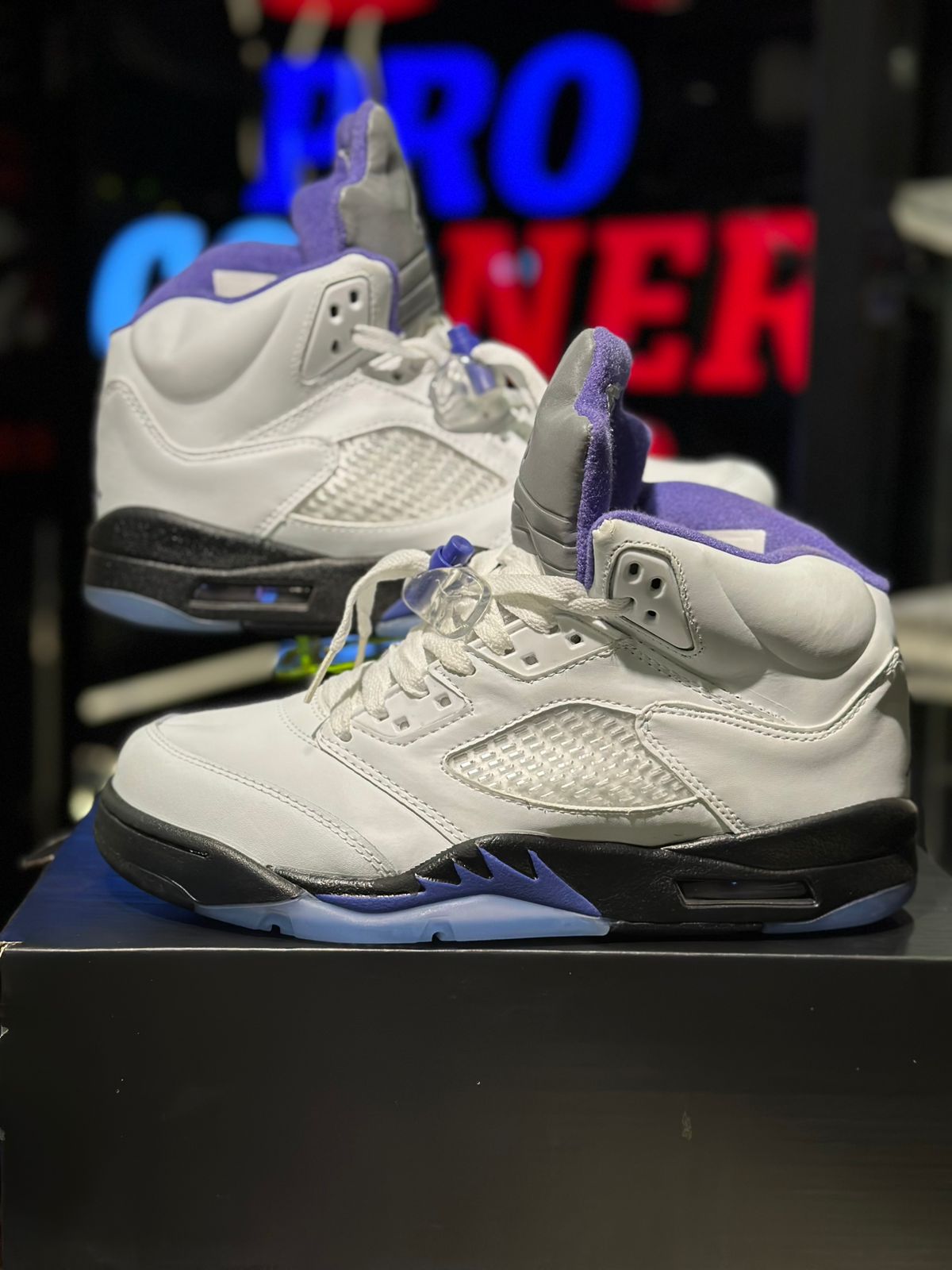 Jordan 5 White Mov