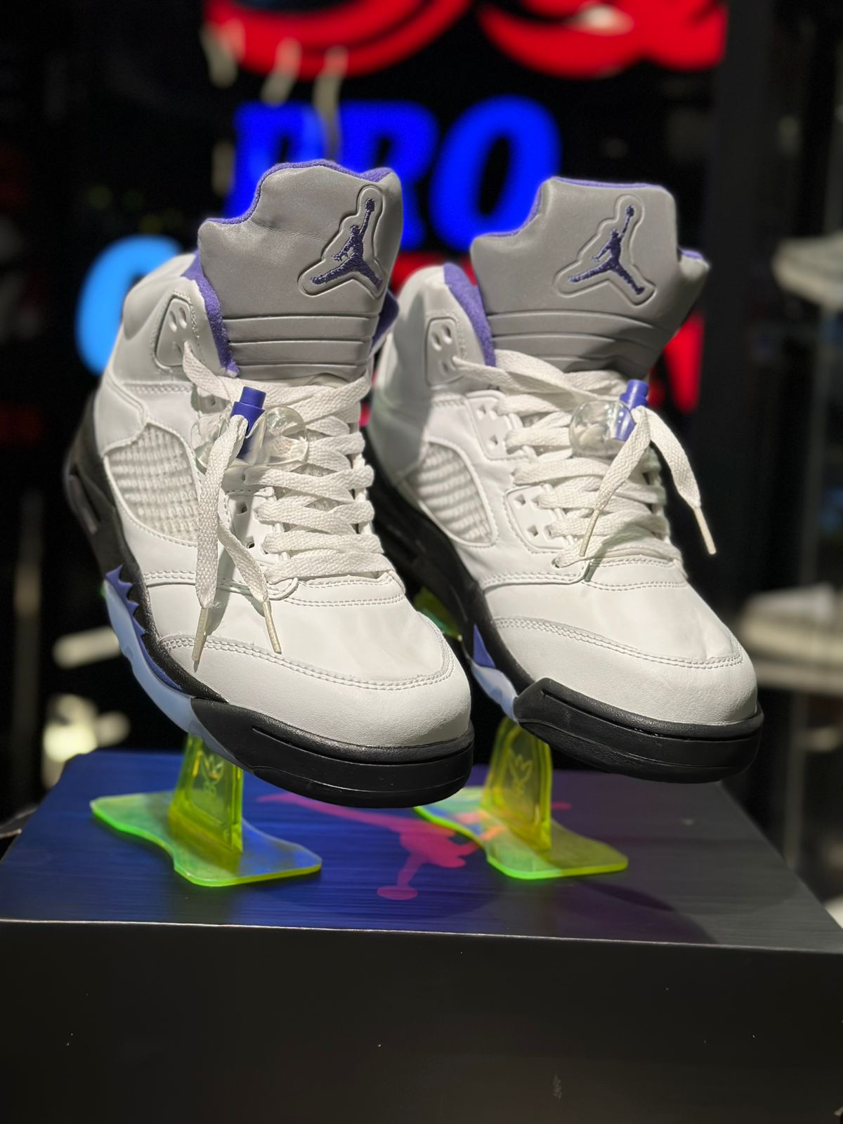 White Mov