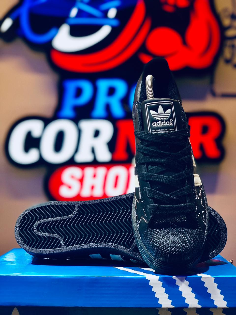 Adidas LV Super Star - Black Stars