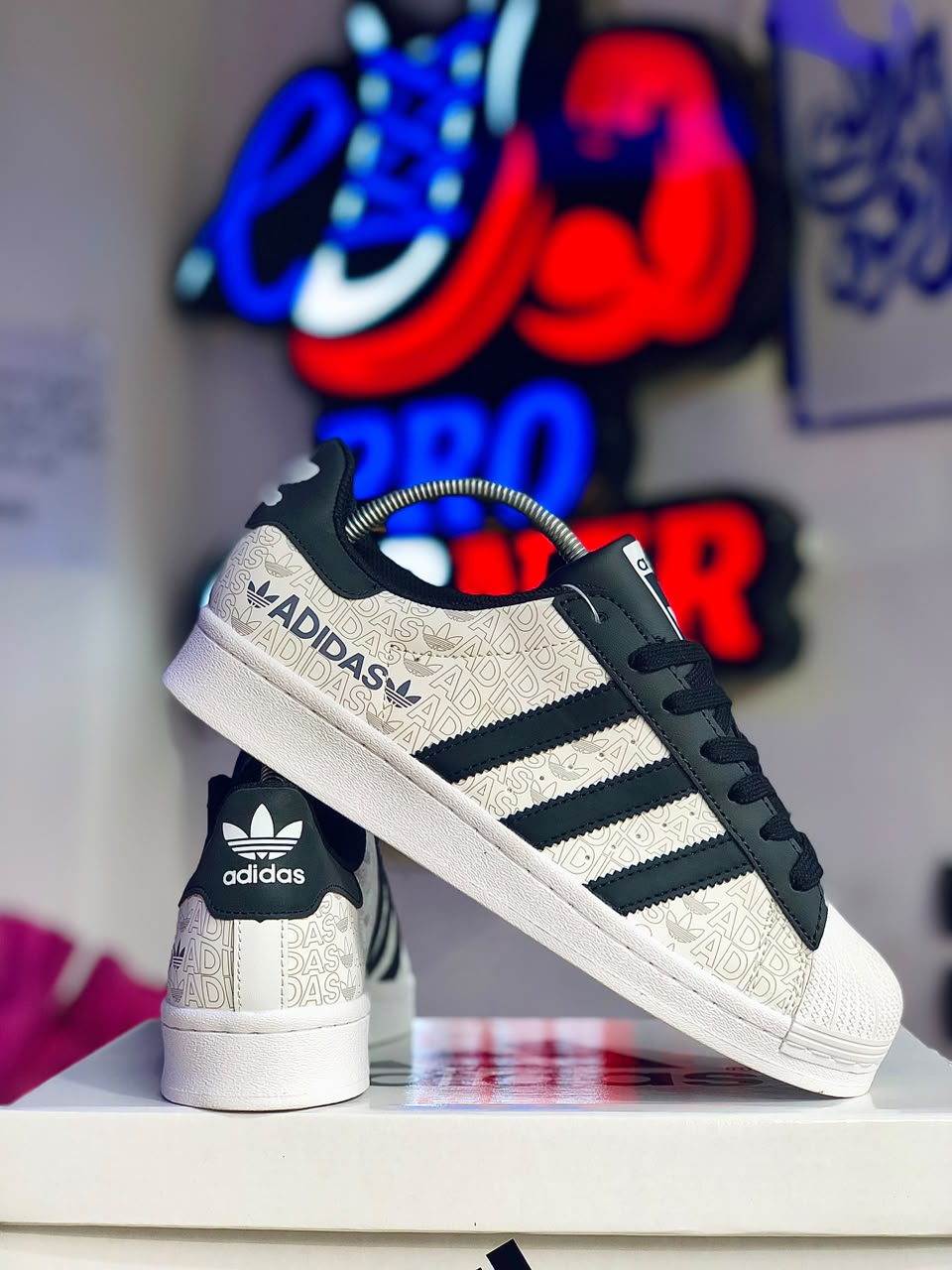 Lv Star black-white