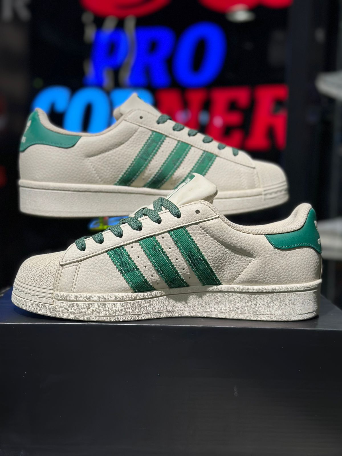 White Green