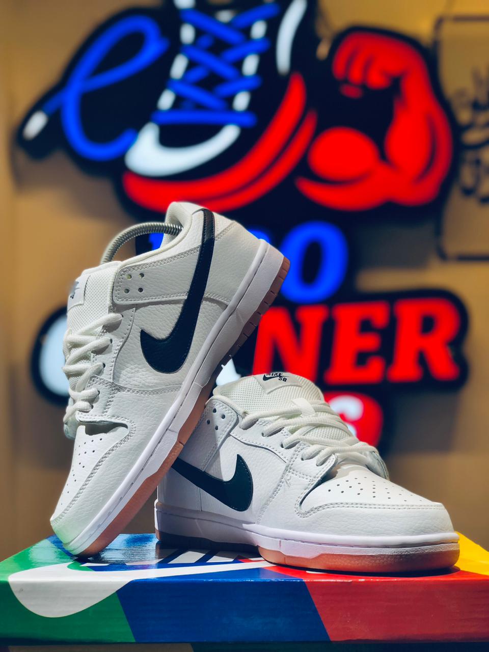 NIKE SP - White BLACK